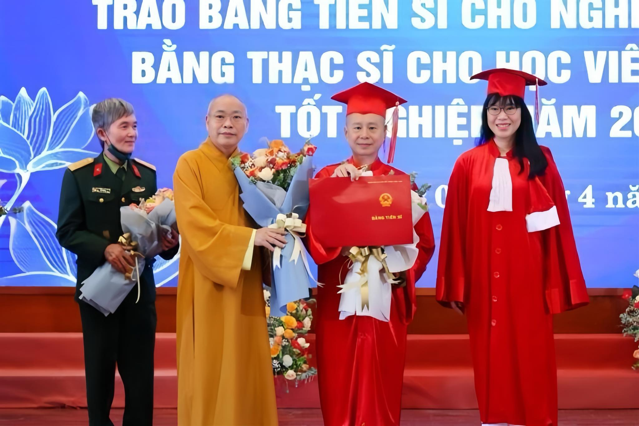 Lễ nhận bằng tiến sĩ thầy Thích Chân Quang