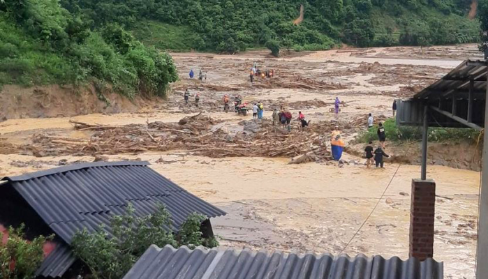 quang cảnh Mưa lũ lớn xảy ra tại bản Mường Pồn 1, xã Mường Pồn huyện Điện Biên, tỉnh Điện Biên