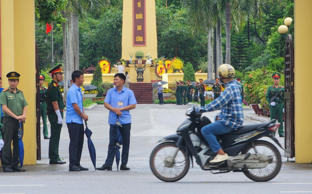 Quang cảnh Nghĩa trang Mai Dịch ( TP Hà Nội)