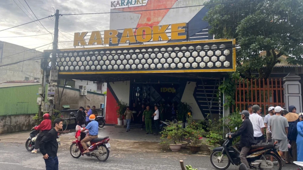 Karaoke Quảng Trị Nơi Đau Thương nhất Lúc Này